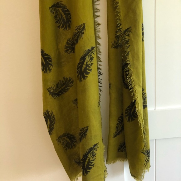 Feather scarf 🧣 - Picture 2 of 2